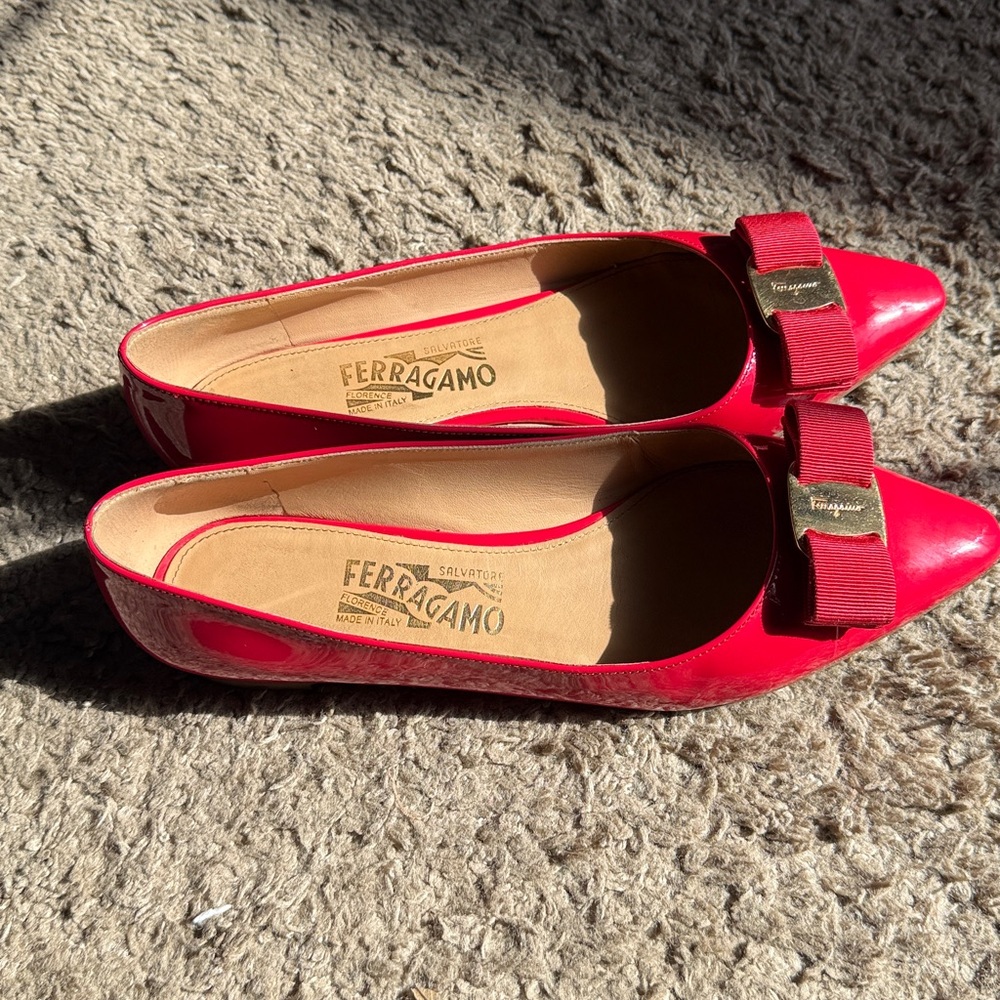 Salvatore Ferragamo Red Patent Leather flats - Picture 3 of 12